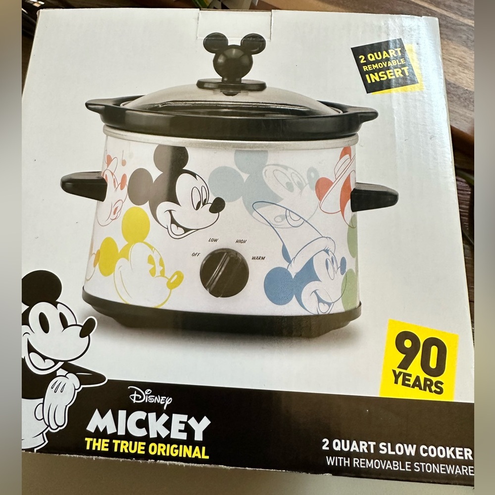 Crock pot 2 qt never used as you can see still packed (collectable item )